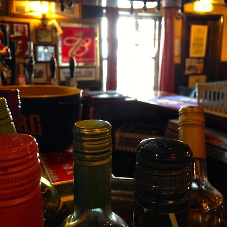 The Kings Head Panzió Deal Kültér fotó
